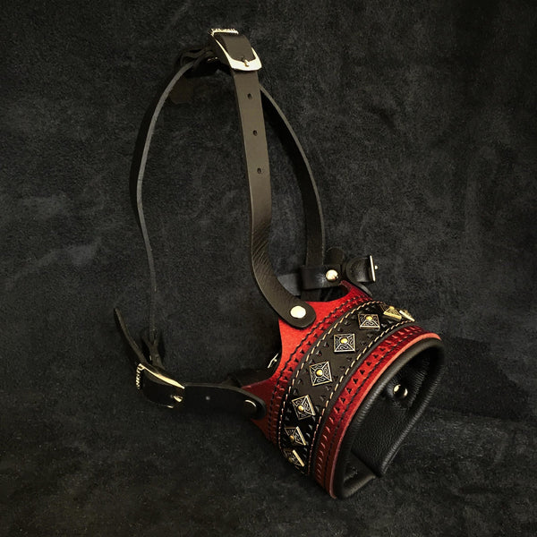 The "Balteus" leather muzzle RED Muzzles