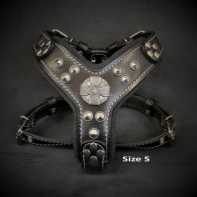 The ''Maximus'' harness black & silver Small to Medium Size Harnesses